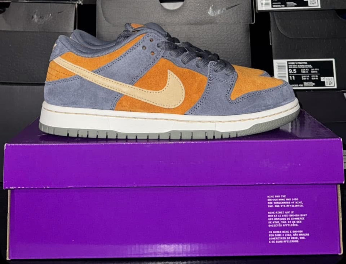 SB Dunk "Monarch"