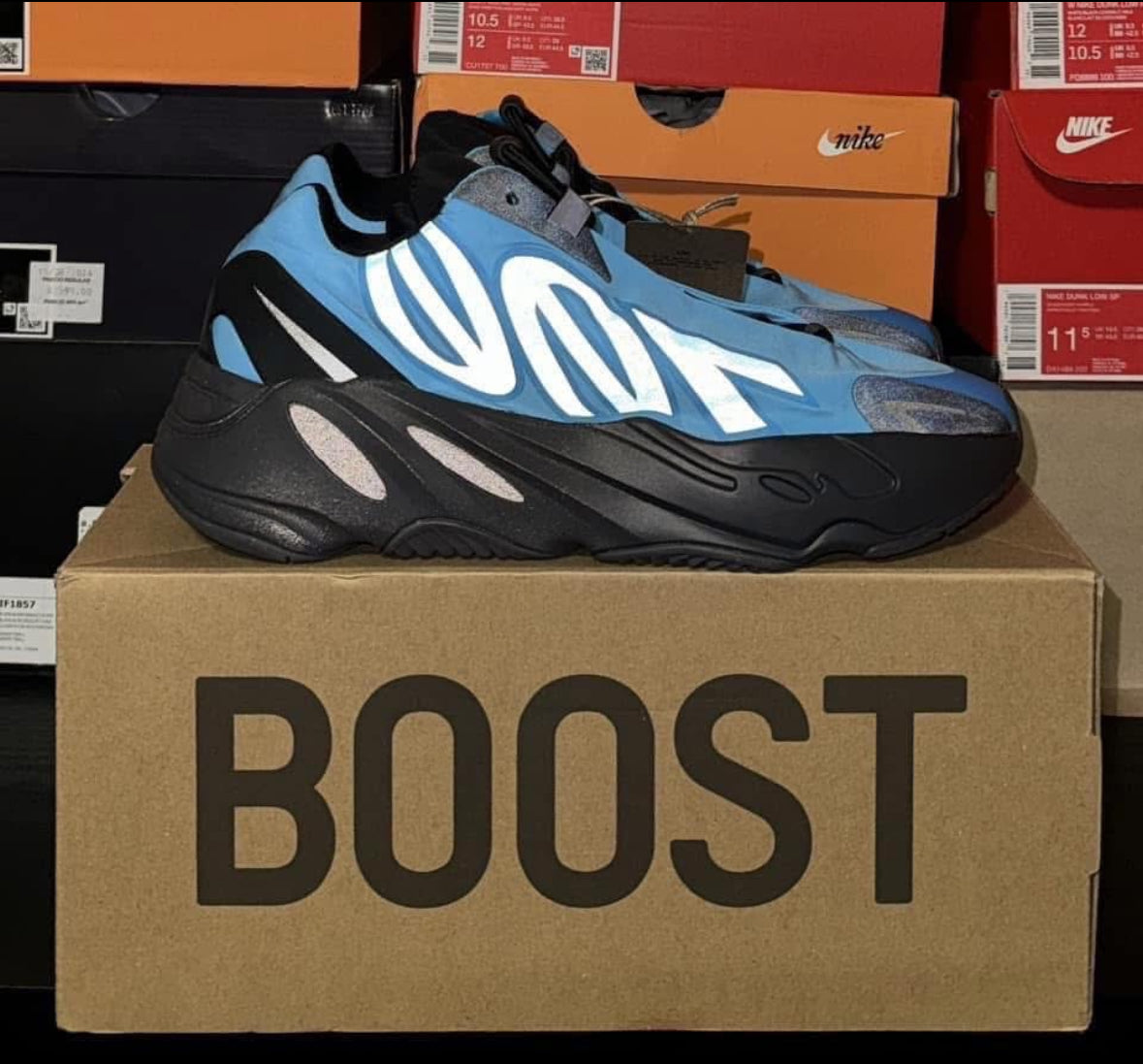 Yeezy 700 MNVM "Bright Blue"